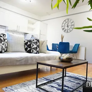 Big Luxury Town House Near Centre Apartment